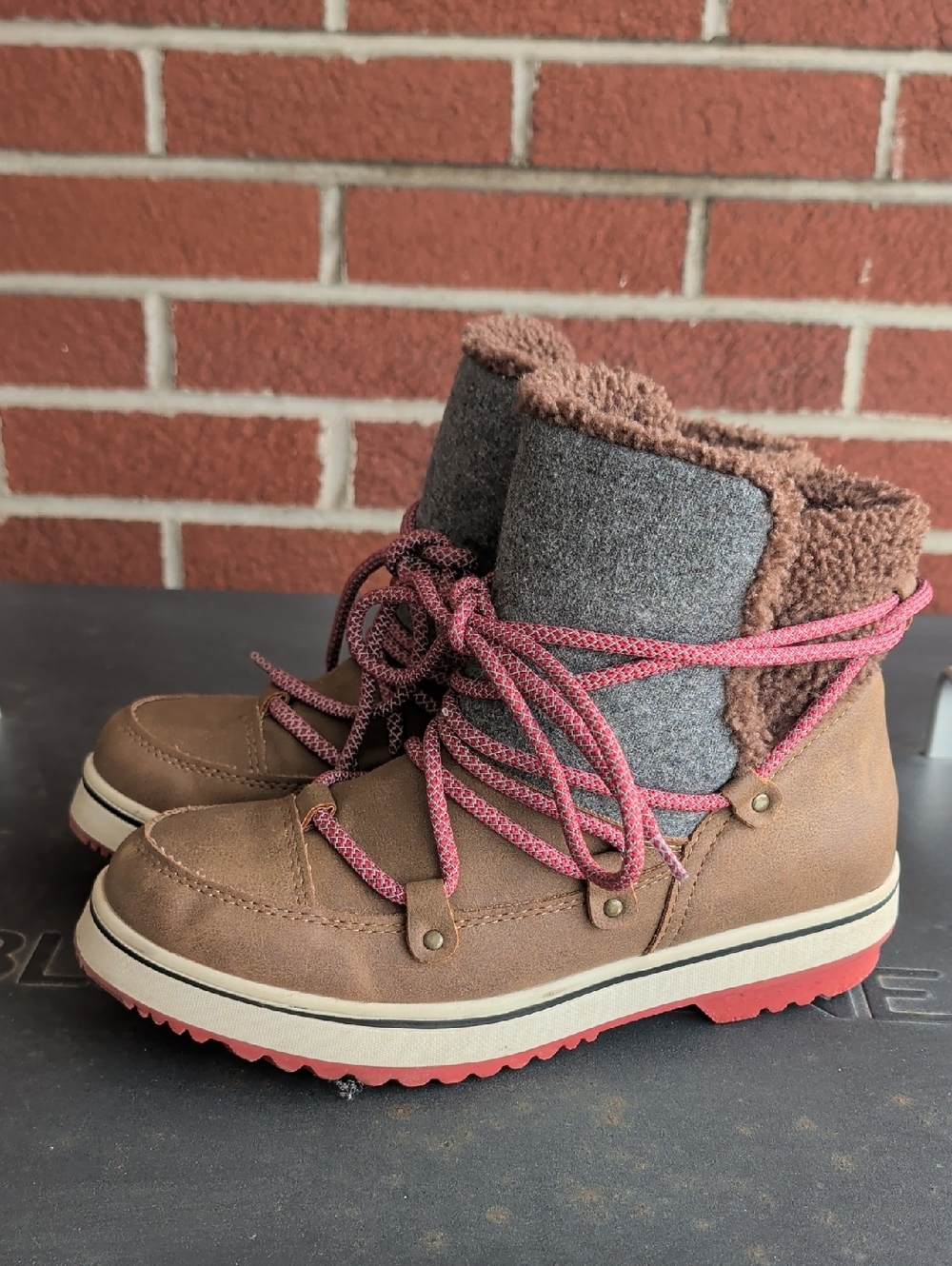 Women's Brown Faux-Fur Trim Lace-Up Ankle Booties - Pink Laces